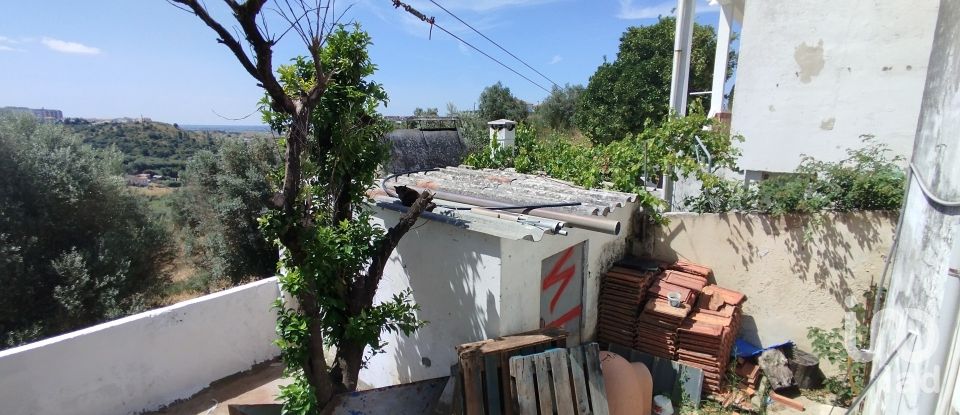 House T3 in Santarém (Marvila), Santa Iria Da Ribeira De Santarém, Santarém (São Salvador) E Santarém (São Nicolau) of 100 m²