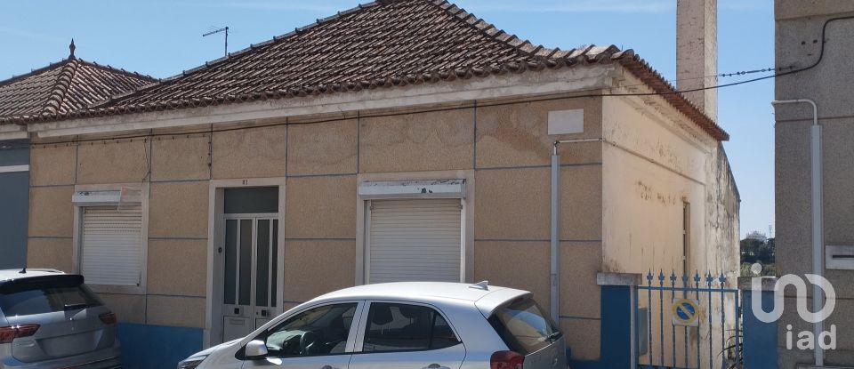House T3 in Santarém (Marvila), Santa Iria Da Ribeira De Santarém, Santarém (São Salvador) E Santarém (São Nicolau) of 100 m²