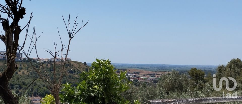 House T3 in Santarém (Marvila), Santa Iria Da Ribeira De Santarém, Santarém (São Salvador) E Santarém (São Nicolau) of 100 m²