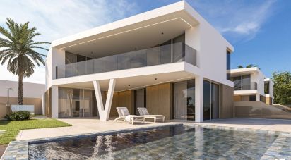 House T3 in Caniço of 421 m²