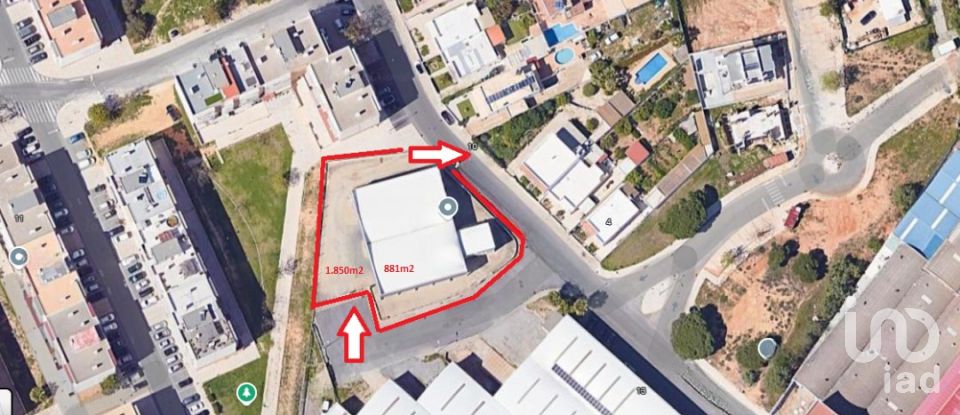 Pavilion T0 in Pechão of 1,850 m²