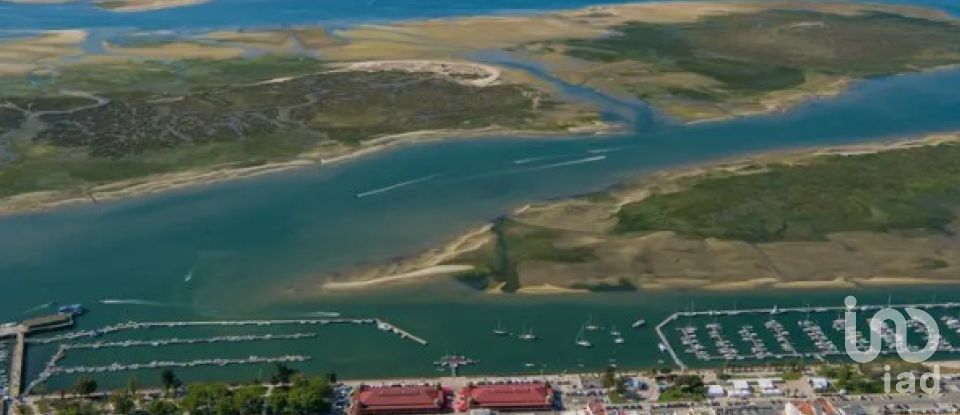 Pavilion T0 in Pechão of 1,850 m²