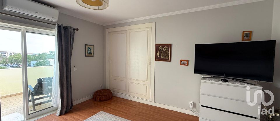Apartment T3 in Albufeira e Olhos de Água of 256 m²