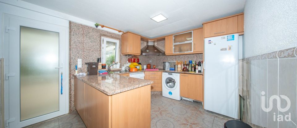 Moradia T4 em Ramada e Caneças de 270 m²