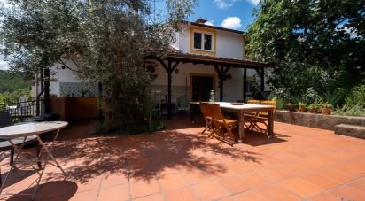 Maison T4 à Arganil de 247 m²