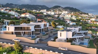 House T3 in Caniço of 421 m²