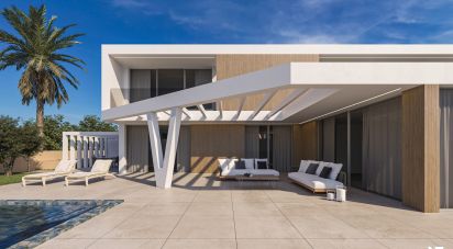 House T3 in Caniço of 421 m²