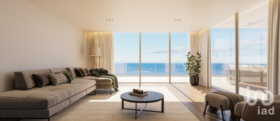 House T3 in Caniço of 421 m²