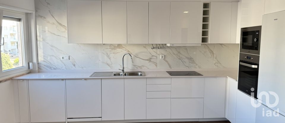 Apartamento T2 em A dos Cunhados e Maceira de 73 m²