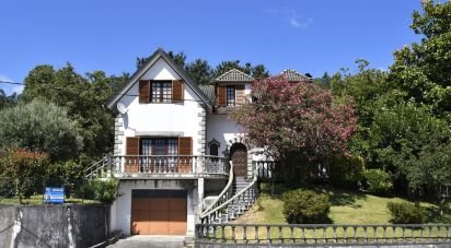 House T4 in Moure of 330 m²