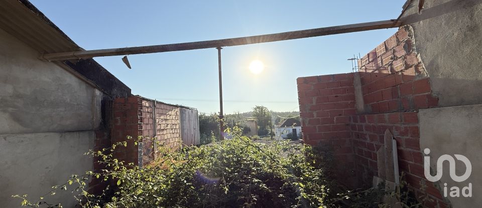 House/villa T0 in Alcanede of 35 m²