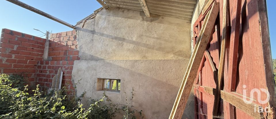 House/villa T0 in Alcanede of 35 m²