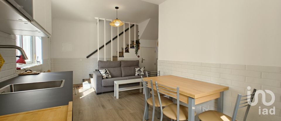 Maison de village T2 à Bensafrim e Barão de São João de 60 m²