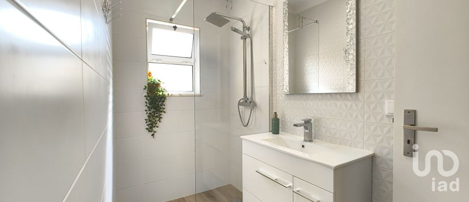 Maison de village T2 à Bensafrim e Barão de São João de 60 m²