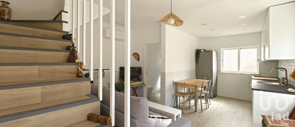 Maison de village T2 à Bensafrim e Barão de São João de 60 m²