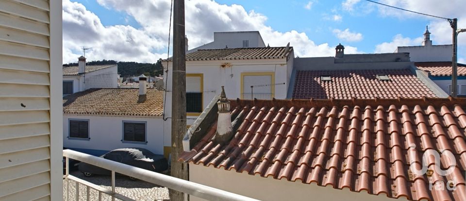 Maison de village T2 à Bensafrim e Barão de São João de 60 m²