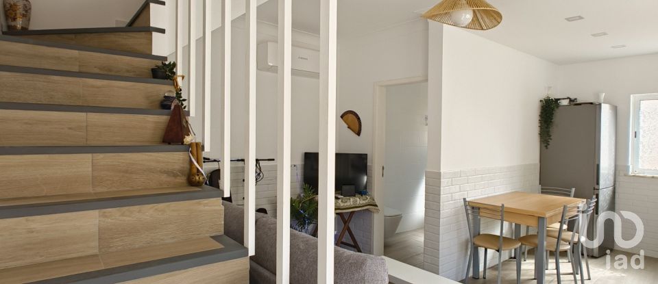 Maison de village T2 à Bensafrim e Barão de São João de 60 m²