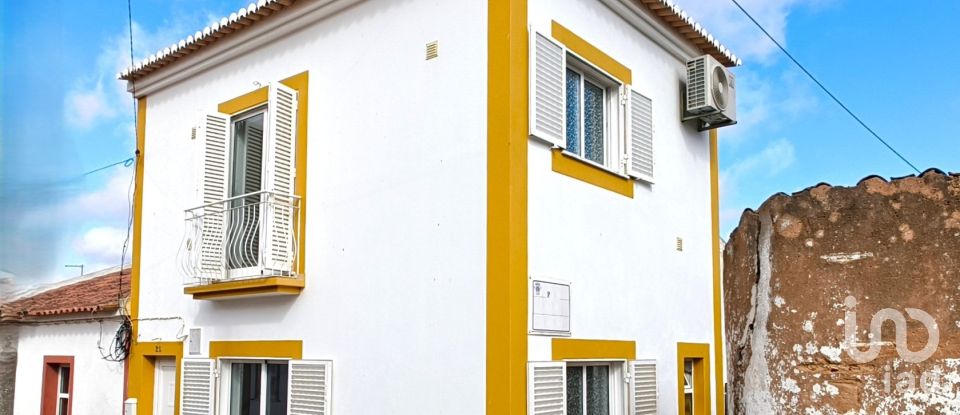 Maison de village T2 à Bensafrim e Barão de São João de 60 m²