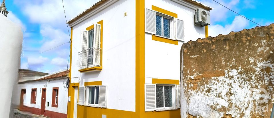 Maison de village T2 à Bensafrim e Barão de São João de 60 m²