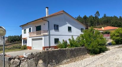 House T4 in Caranguejeira of 309 m²