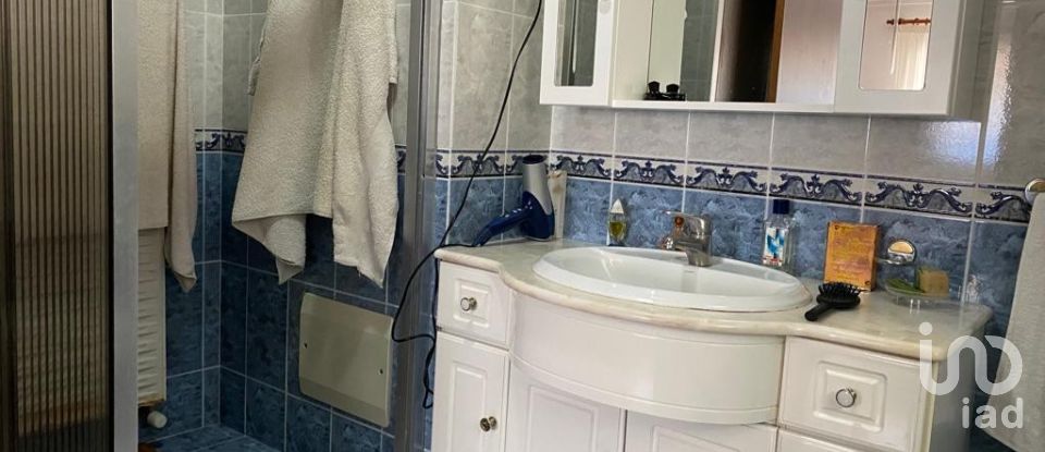 House T4 in Caranguejeira of 309 m²