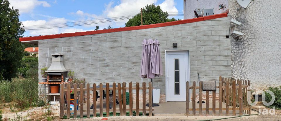 Bâtiment à Espariz e Sinde de 799 m²