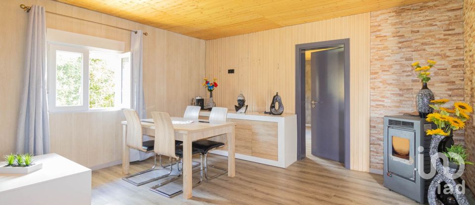 Bâtiment à Espariz e Sinde de 799 m²