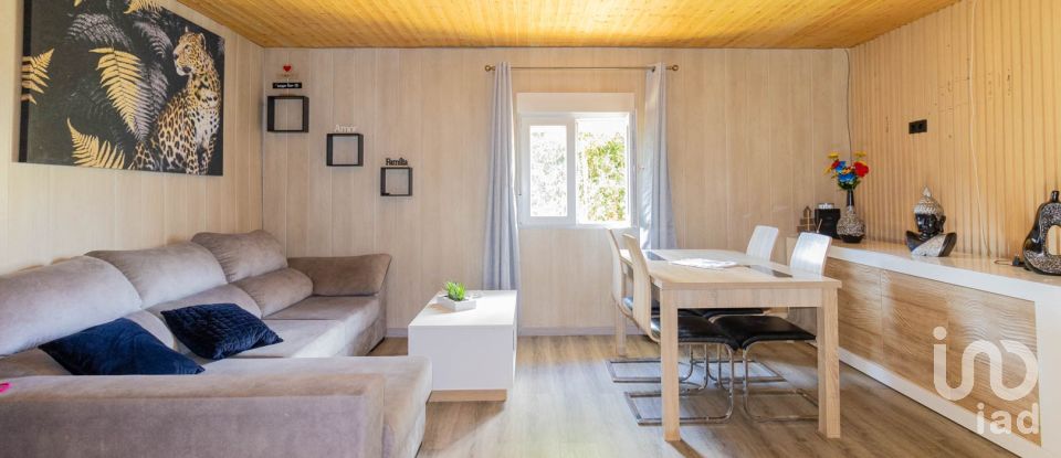 Bâtiment à Espariz e Sinde de 799 m²