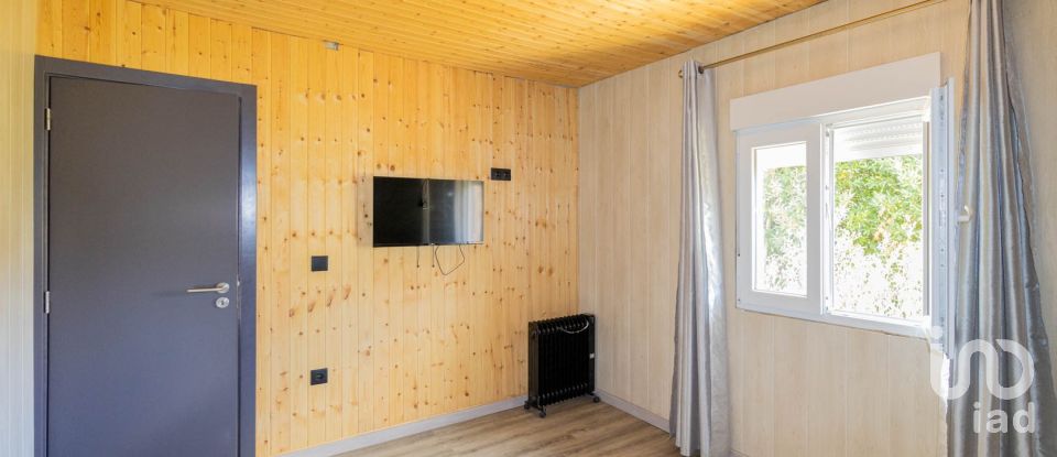 Bâtiment à Espariz e Sinde de 799 m²