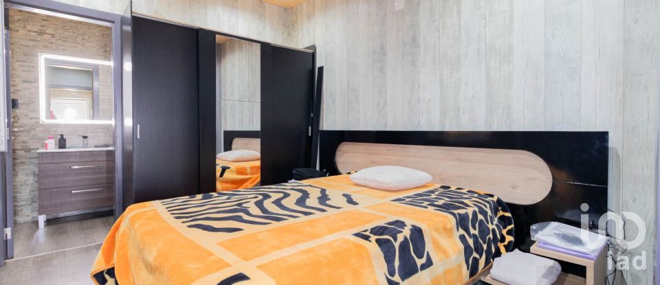 Bâtiment à Espariz e Sinde de 799 m²