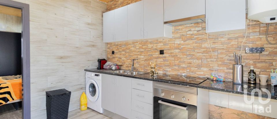 Bâtiment à Espariz e Sinde de 799 m²