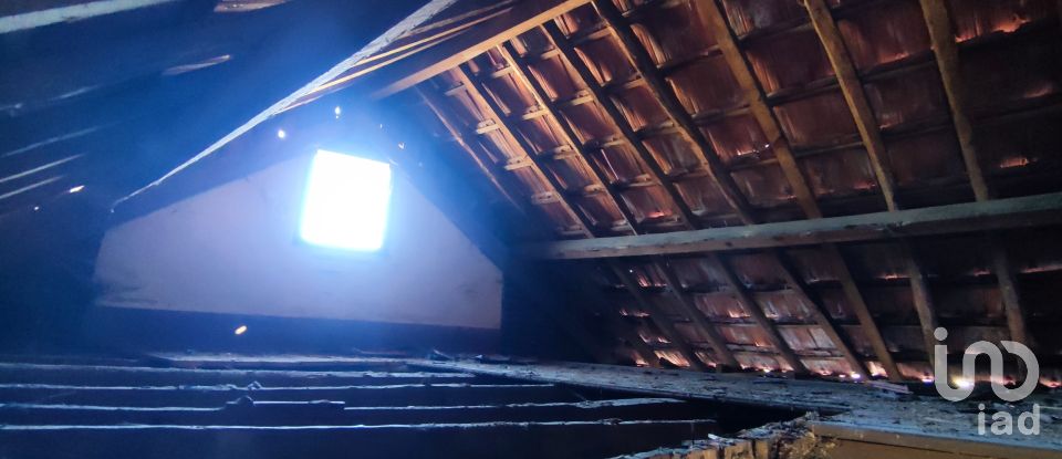 Casa T3 em Ribafeita de 210 m²