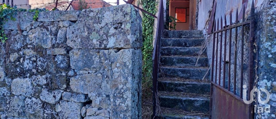 Casa T3 em Ribafeita de 210 m²