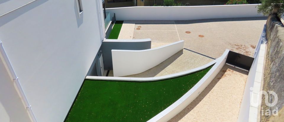 Moradia T3 em Leiria, Pousos, Barreira e Cortes de 314 m²