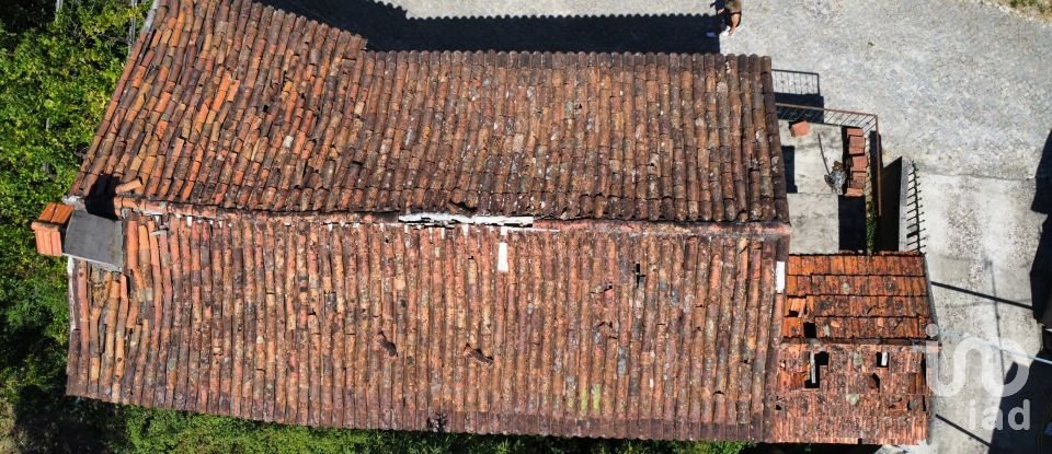 Maison T2 à Troviscal de 202 m²