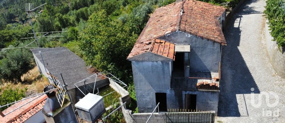 Maison T2 à Troviscal de 202 m²