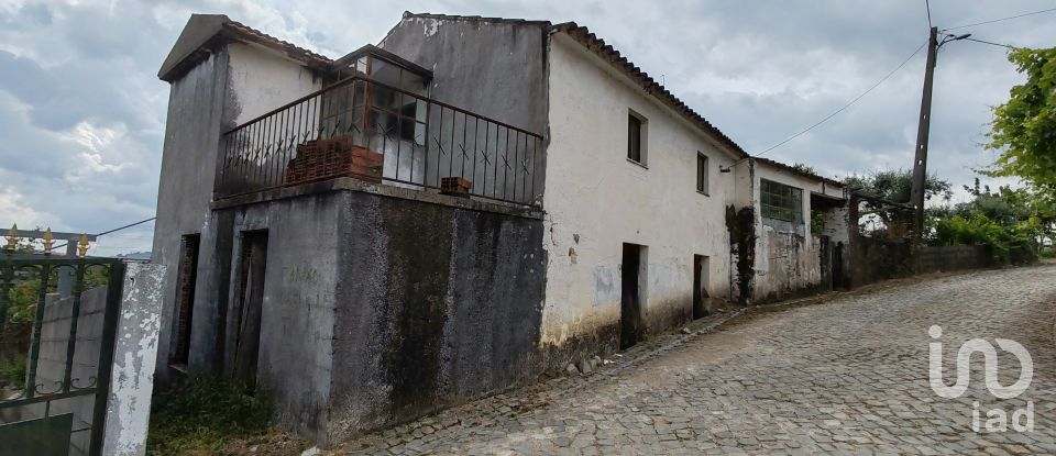 Maison T2 à Troviscal de 202 m²