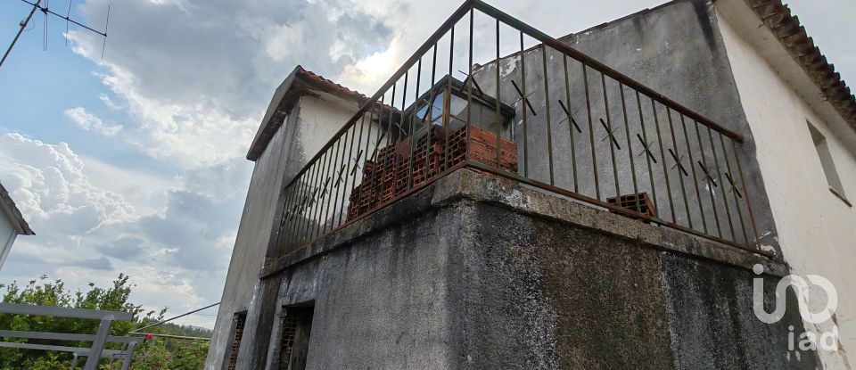 Maison T2 à Troviscal de 202 m²