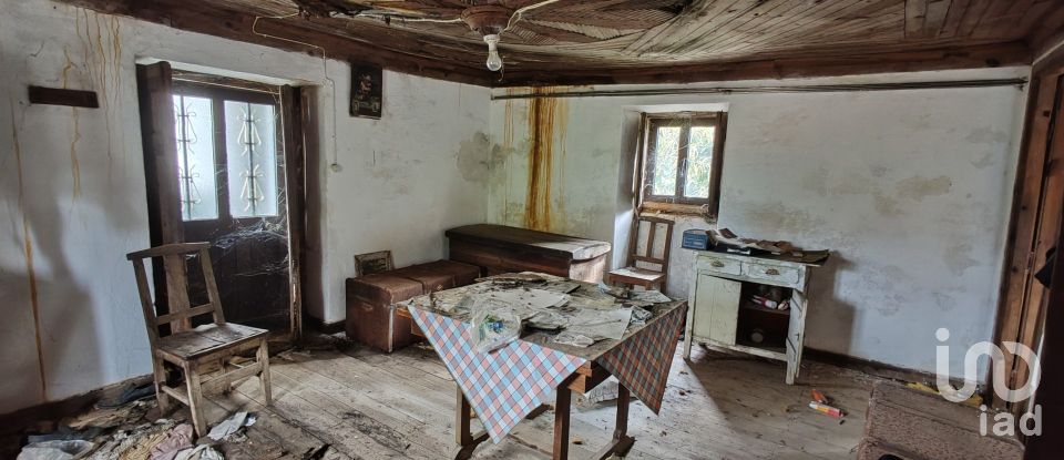 Maison T2 à Troviscal de 202 m²