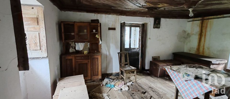 Maison T2 à Troviscal de 202 m²