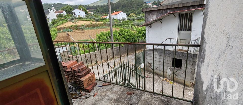 Maison T2 à Troviscal de 202 m²