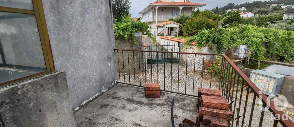 Maison T2 à Troviscal de 202 m²