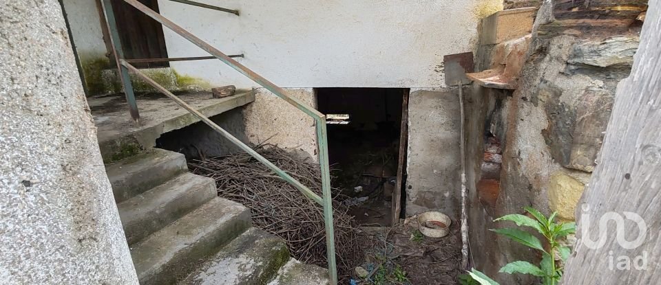 Maison T2 à Troviscal de 202 m²