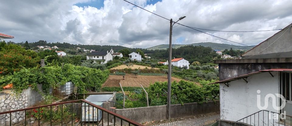 Maison T2 à Troviscal de 202 m²