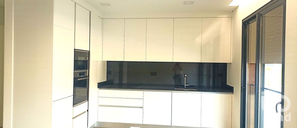 Appartement T2 à Atouguia da Baleia de 93 m²