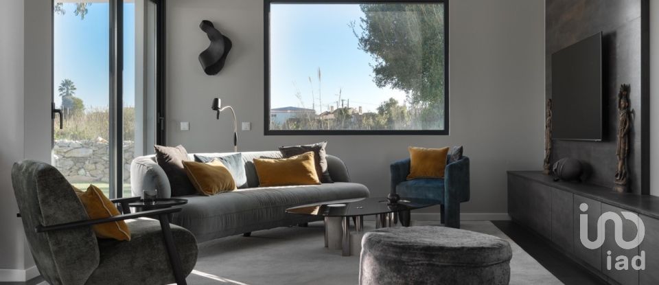 House T4 in Reguengo Grande of 198 m²