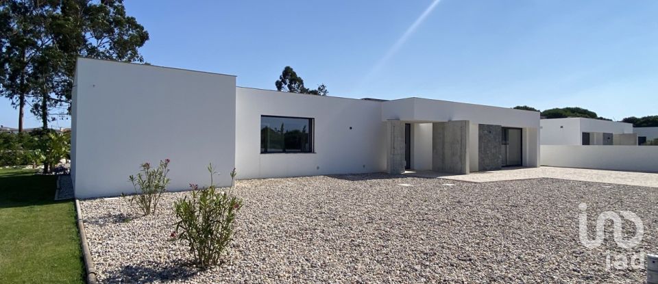 House T4 in Reguengo Grande of 198 m²