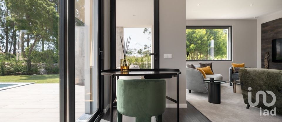 House T4 in Reguengo Grande of 198 m²