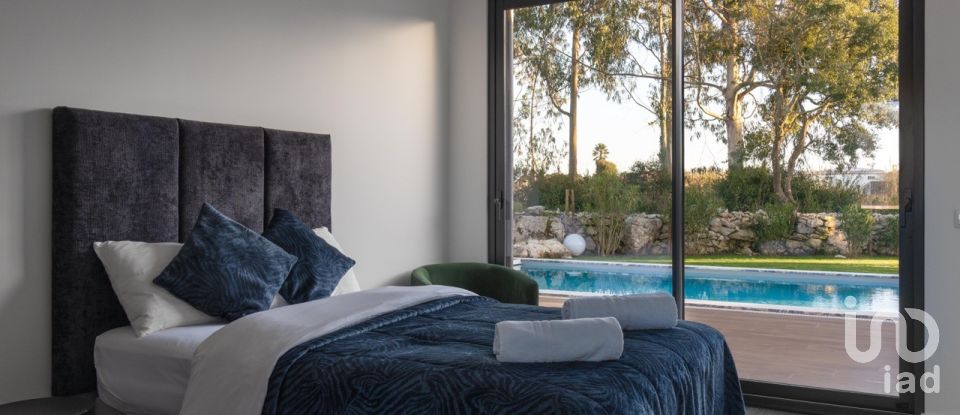 House T4 in Reguengo Grande of 198 m²