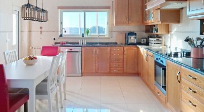 Maison T4 à Évora de Alcobaça de 175 m²